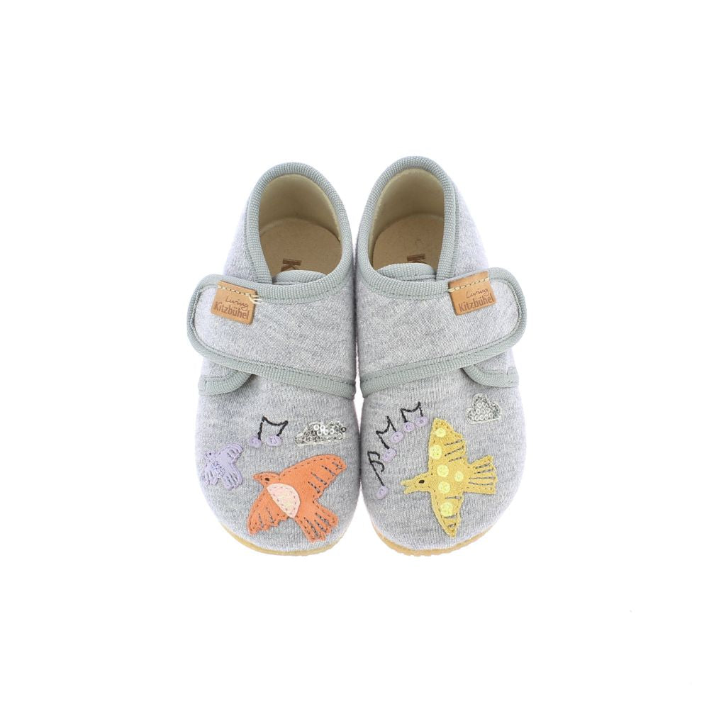 Babyklett. zwitschernde Vögel