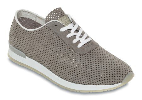 Sneaker geschnürt mit