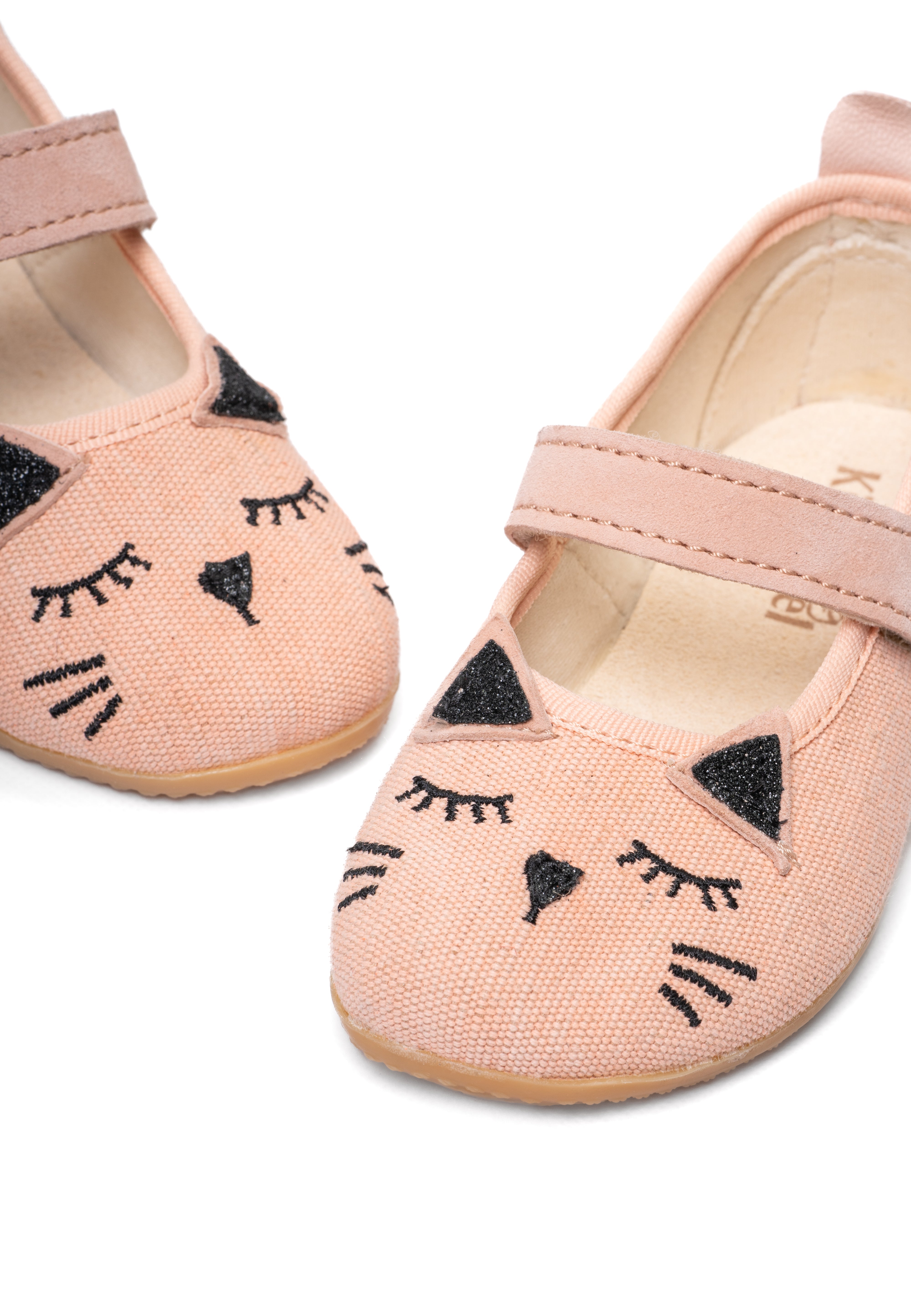 Ballerina schlafendes Kätzchen