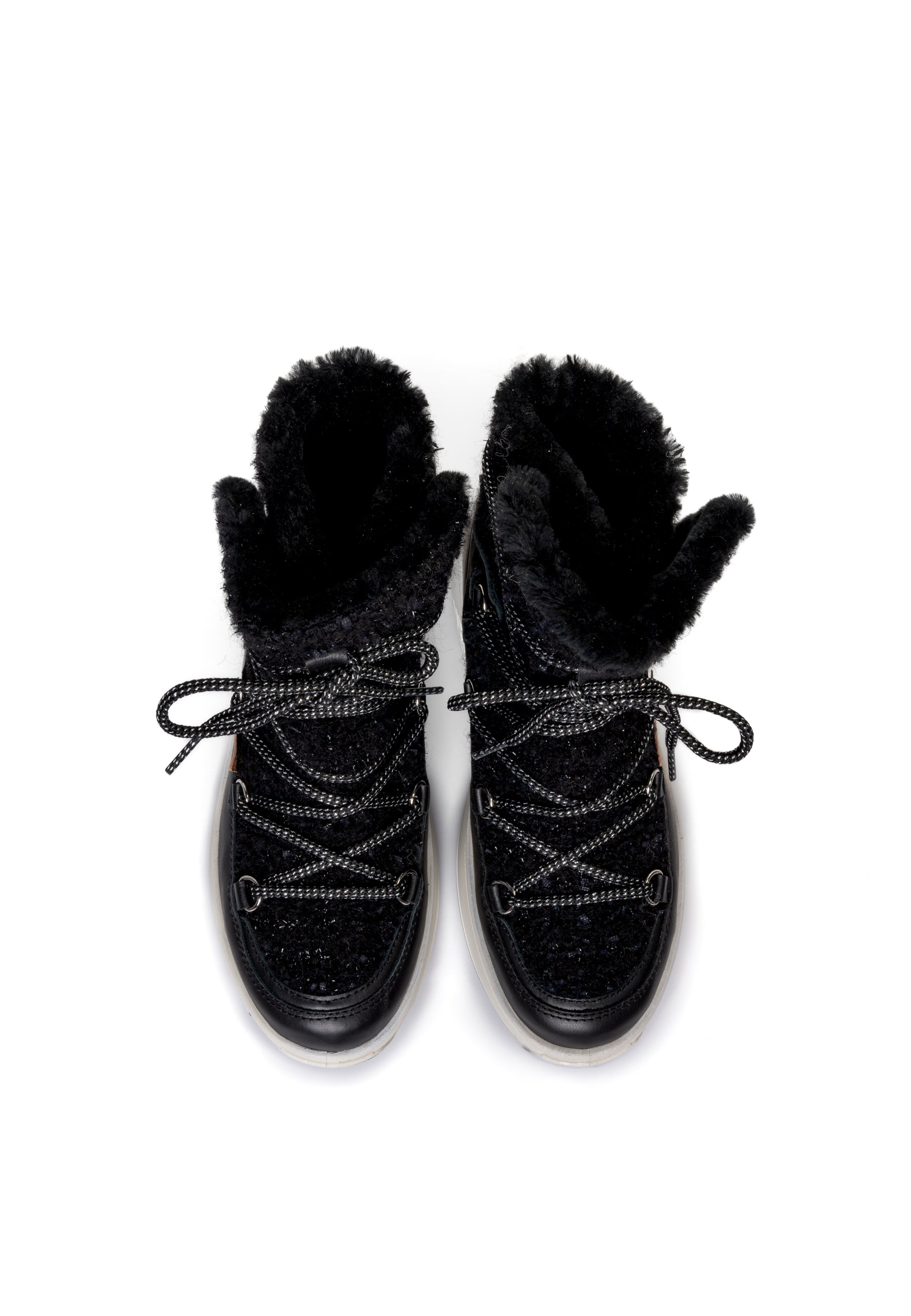 Snowy Snowboot