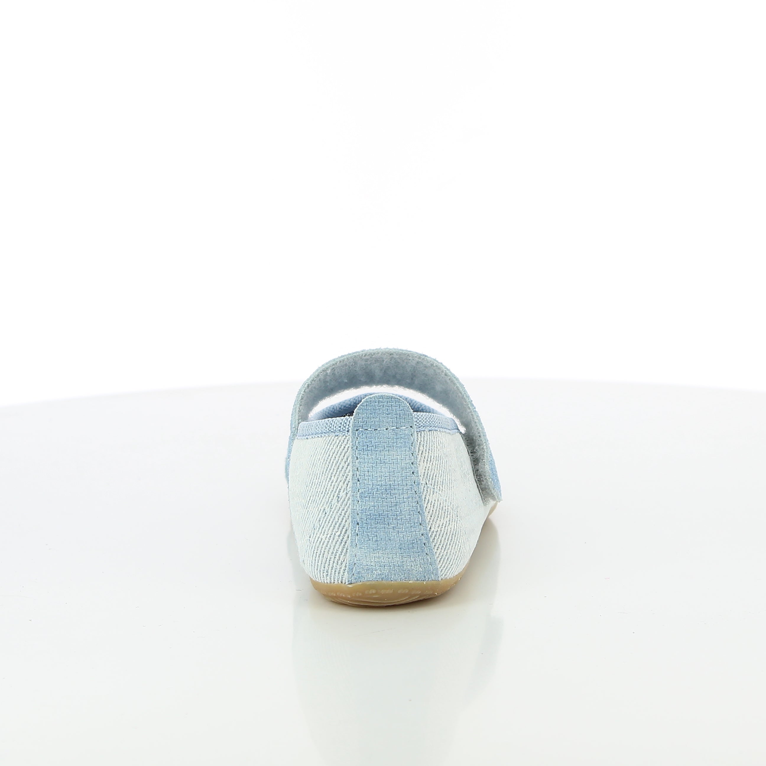 Ballerina mit Lederkappe