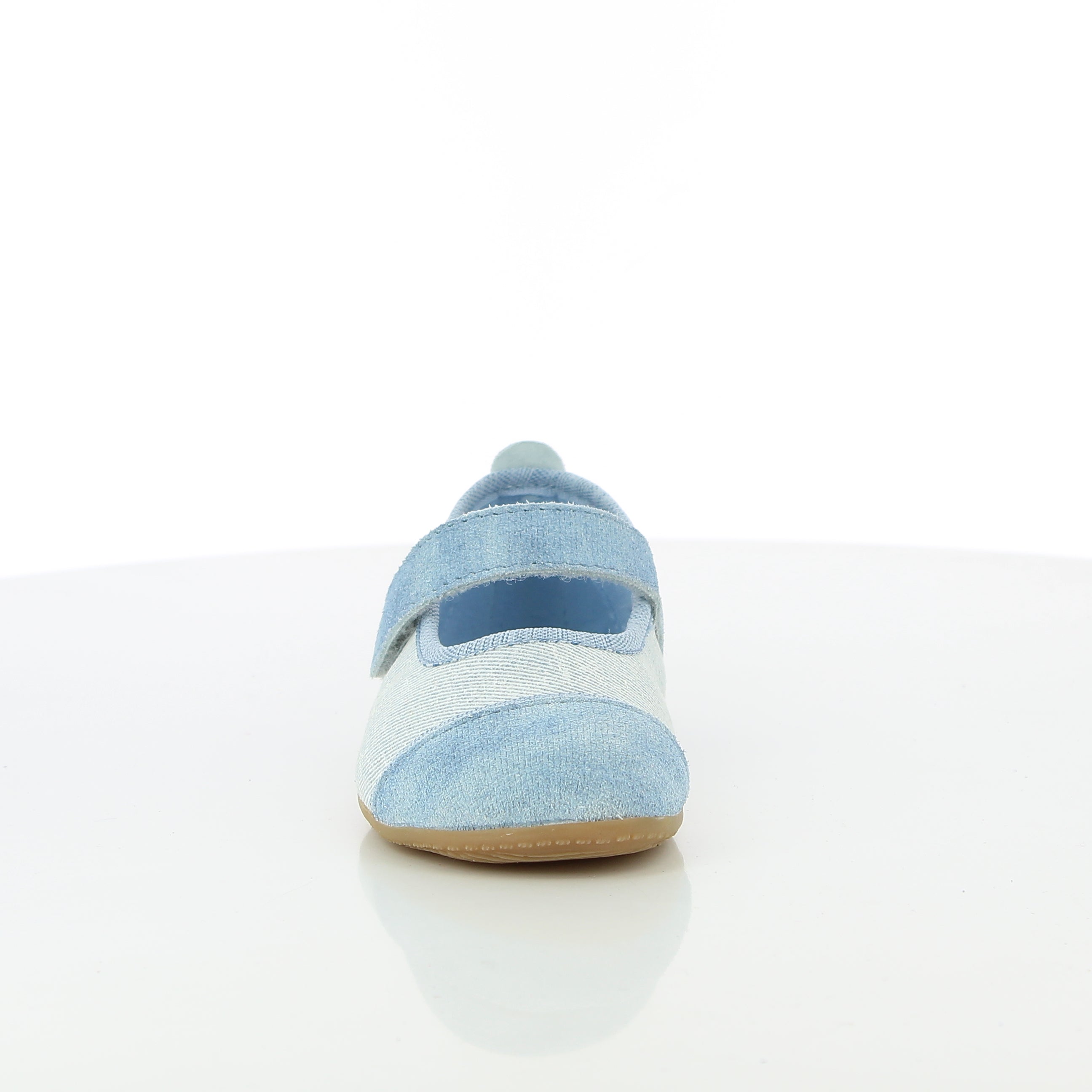 Ballerina mit Lederkappe